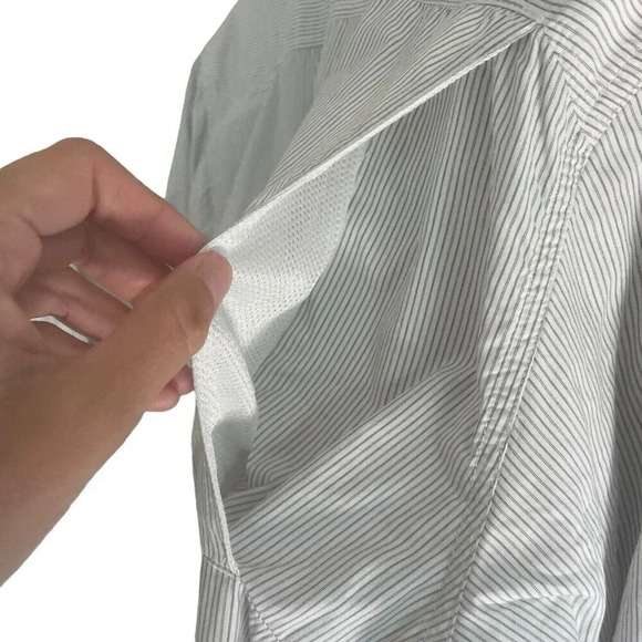 The North Face Mens Button Up Shirt Size Large Vented Multi Pocket - Picture 3 of 6